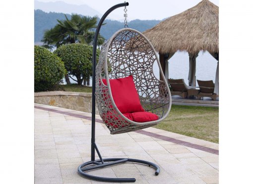 Fauteuil suspendu œuf en résine tressé gris et coussin rouge MOOREA